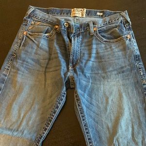 Ariat M5 Straight Fit, Straight Leg blue jeans. Men’s size 36/32. Worn once.